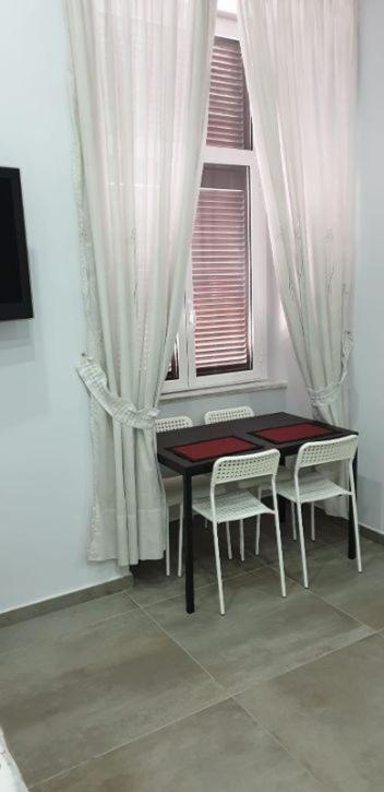 B&B La Citta Partenopea เนเปิลส์ ภายนอก รูปภาพ